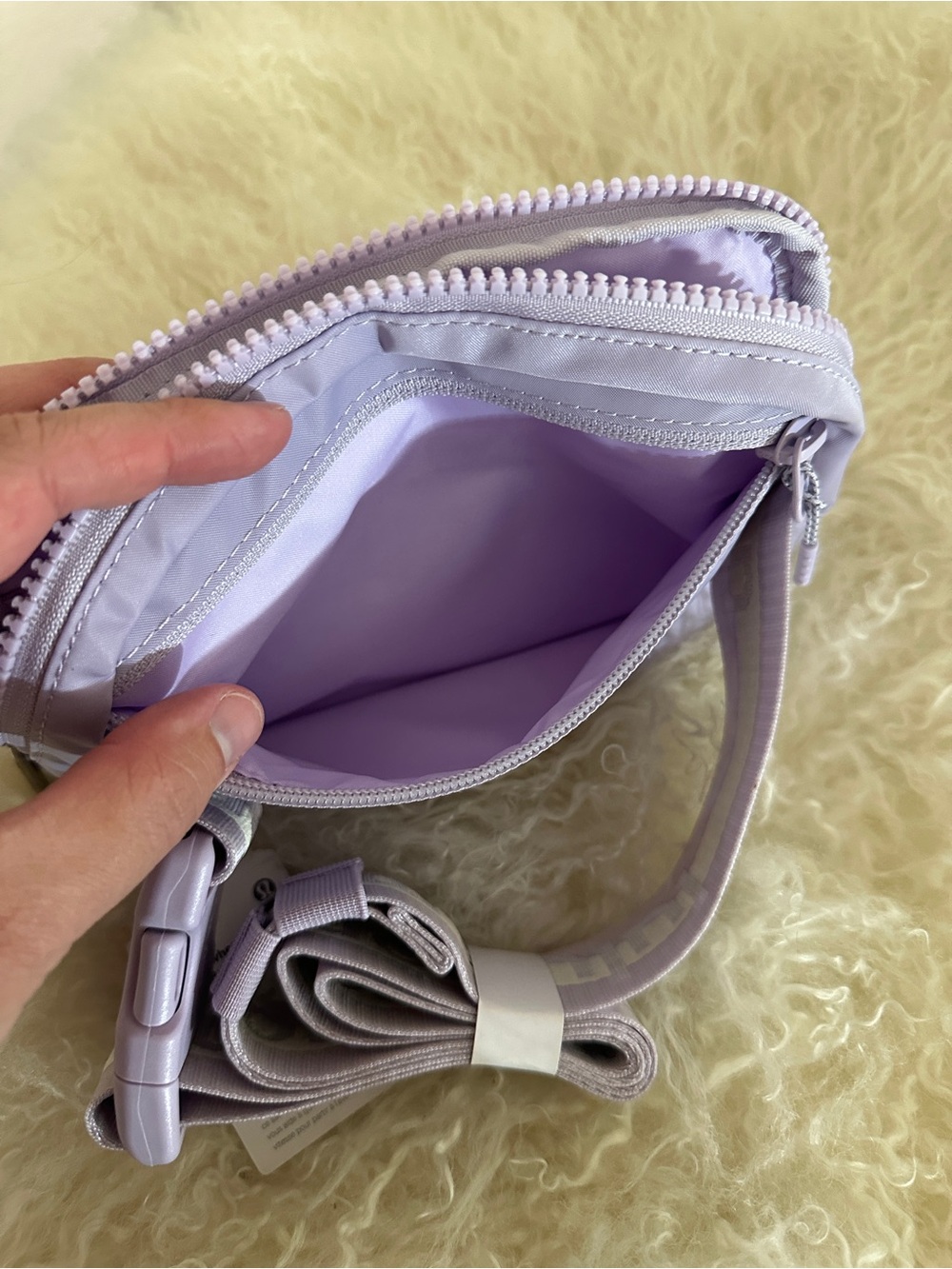 NWT Lululemon Everywhere 1L Belt Bag Lavender Light Purple - Picture 5 of 6